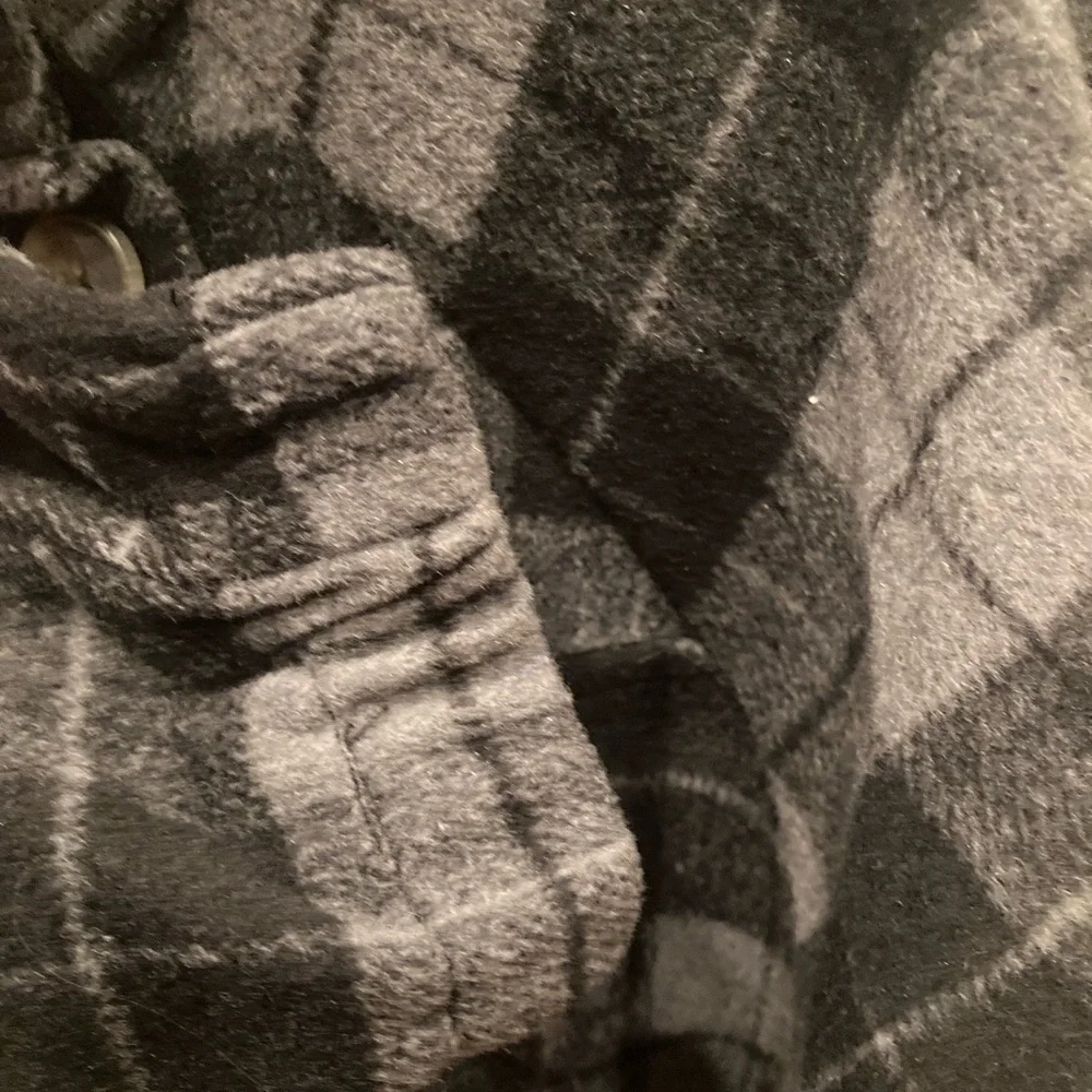 Hem & Thread pullover - Picture 6 of 7